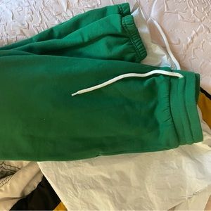 NWOT aritzia sweatpants